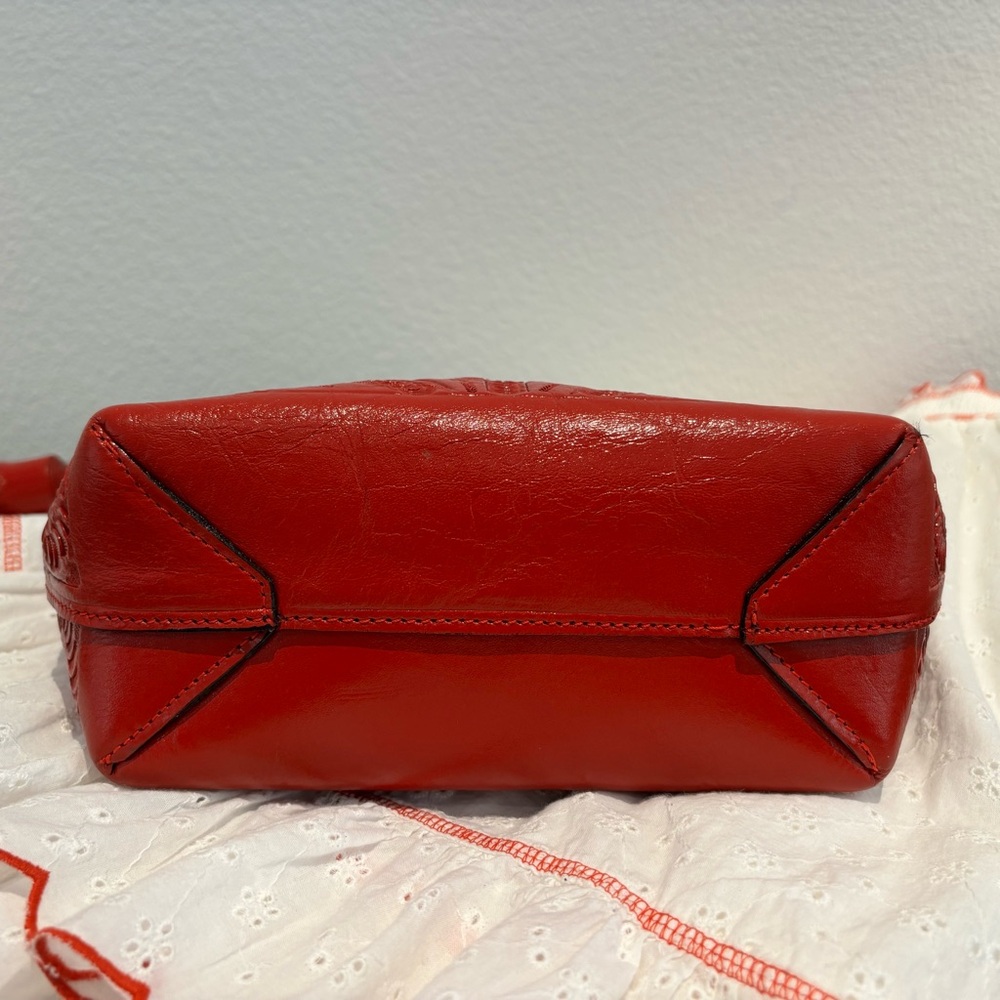 Carolina Crowley NWOT Western Red Leather Tooled Chunky Tasseled Zippered Clutch - Picture 5 of 7